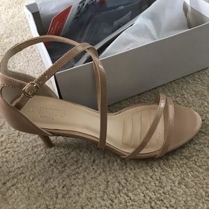 David’s bridal nude heels NEW